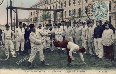 Carte postale ancienne Les Plaisirs de la Caserne — Plaisirs de la Caser — Militaire